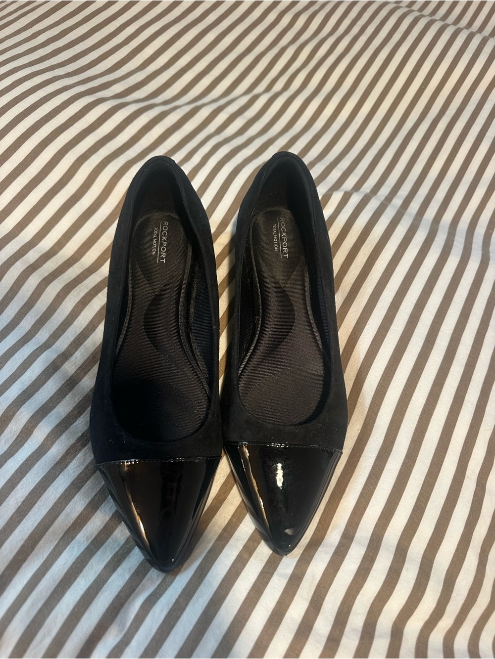 Rockport Black Pointed-Toe Patent Cap Flats